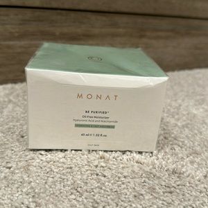 Monat be purified moisturizer, brand new